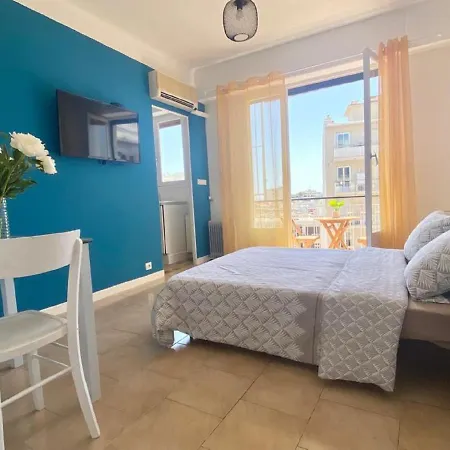 Studio A 100 M De La Plage Avec Clim Et Balcon Nizza Esterno foto