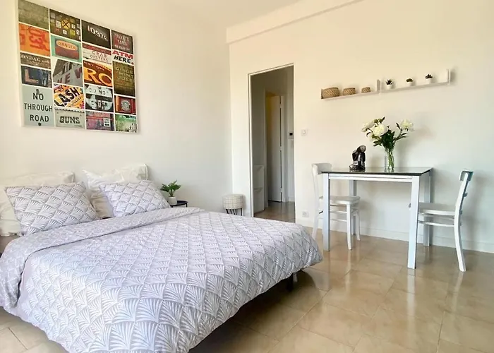 Studio A 100 M De La Plage Avec Clim Et Balcon