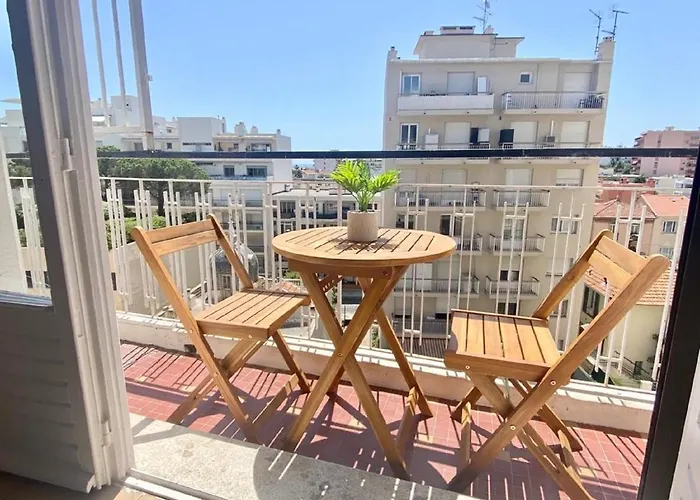 Studio A 100 M De La Plage Avec Clim Et Balcon
