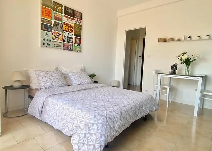 Studio A 100 M De La Plage Avec Clim Et Balcon