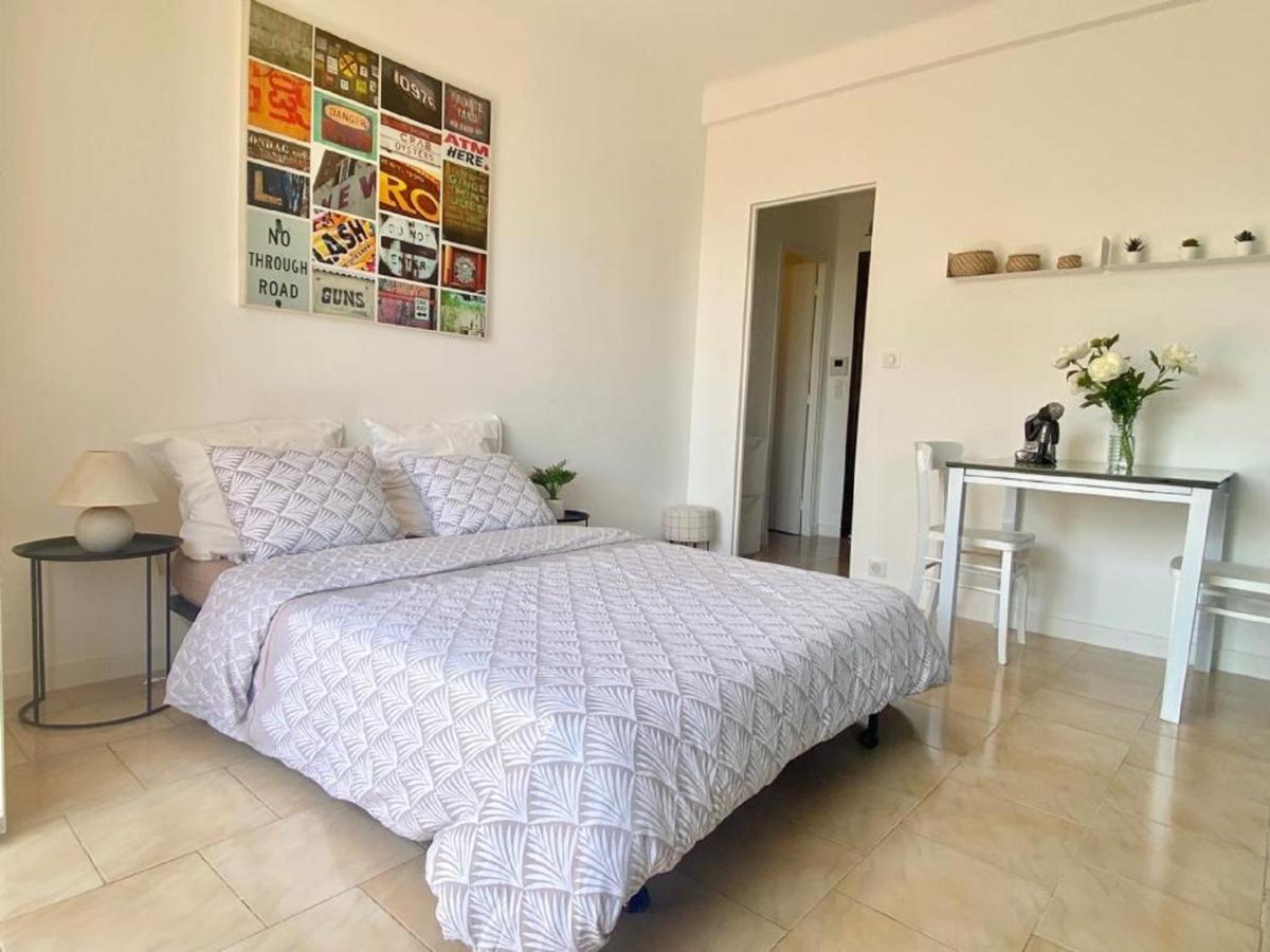 A 100 M De La Avec Clim Et Balcon Appartement Nice